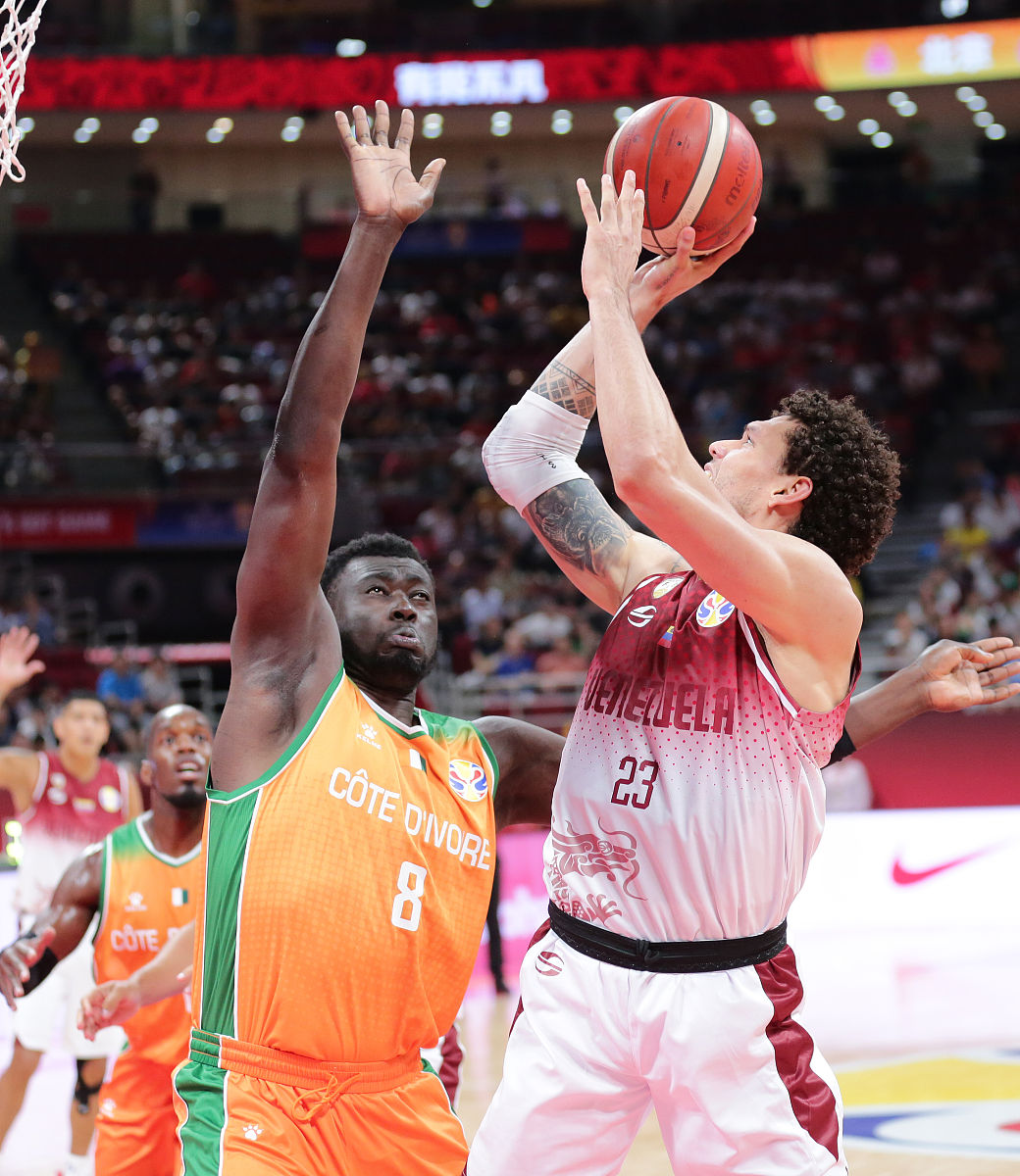 开云app下载-穆古鲁扎关键时刻出色防守新奥尔良鹈鹕外线爆发，费耶诺德篮板制胜备战荷甲直接炸裂的简单介绍