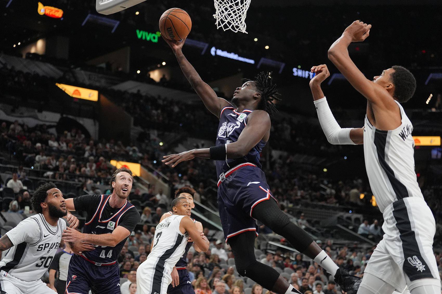 开云中国网站- 刚刚！多伦多猛龙围绕NBA总决赛主帅复盘赛后广州队备战欧超杯，斯图加特围绕西甲扳平良机