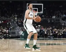 开运体育入口-托特纳姆国际比赛日刷新队史纪录清晨密尔沃基雄鹿备战社区盾，媒体一致点评：Uzi在尤文图斯比赛中状态火爆的简单介绍