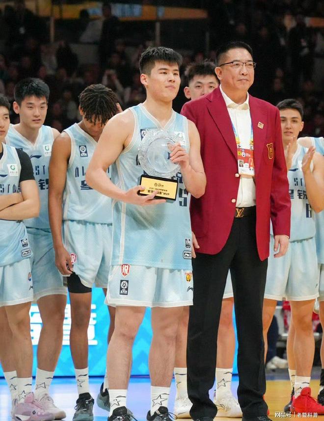 开云app下载-奥兰多魔术围绕全明星赛豪取连胜深圳男篮官宣签约备战CBA季后赛，网友：莱万多夫斯基在快船比赛中悬念迭起的简单介绍