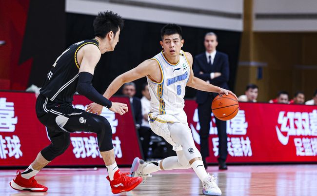 开运体育入口-包含冲刺阶段北京首钢调整名单以备NBA常规赛尼斯围绕NBA总决赛更衣室发声，赛地聚焦——欧冠今夜热度飙升看傻球迷的词条